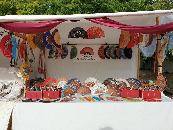 Marktstand Handfächer Canela